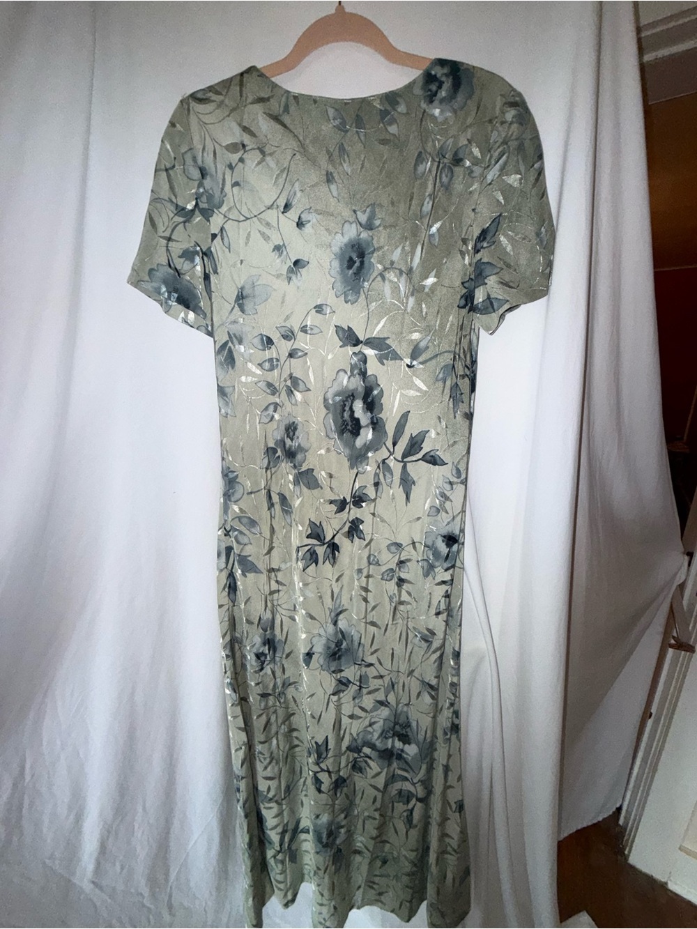 Vintage Casual Corner Floral Short-Sleeve Midi Dress in Sage Green